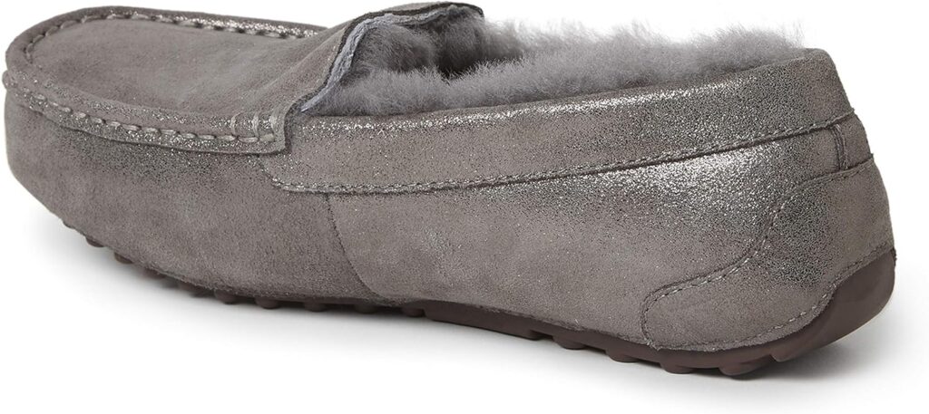 EZ Feet Womens Indoor Outdoor Shearling Breathable Slip-On Suede Moccasins Slippers